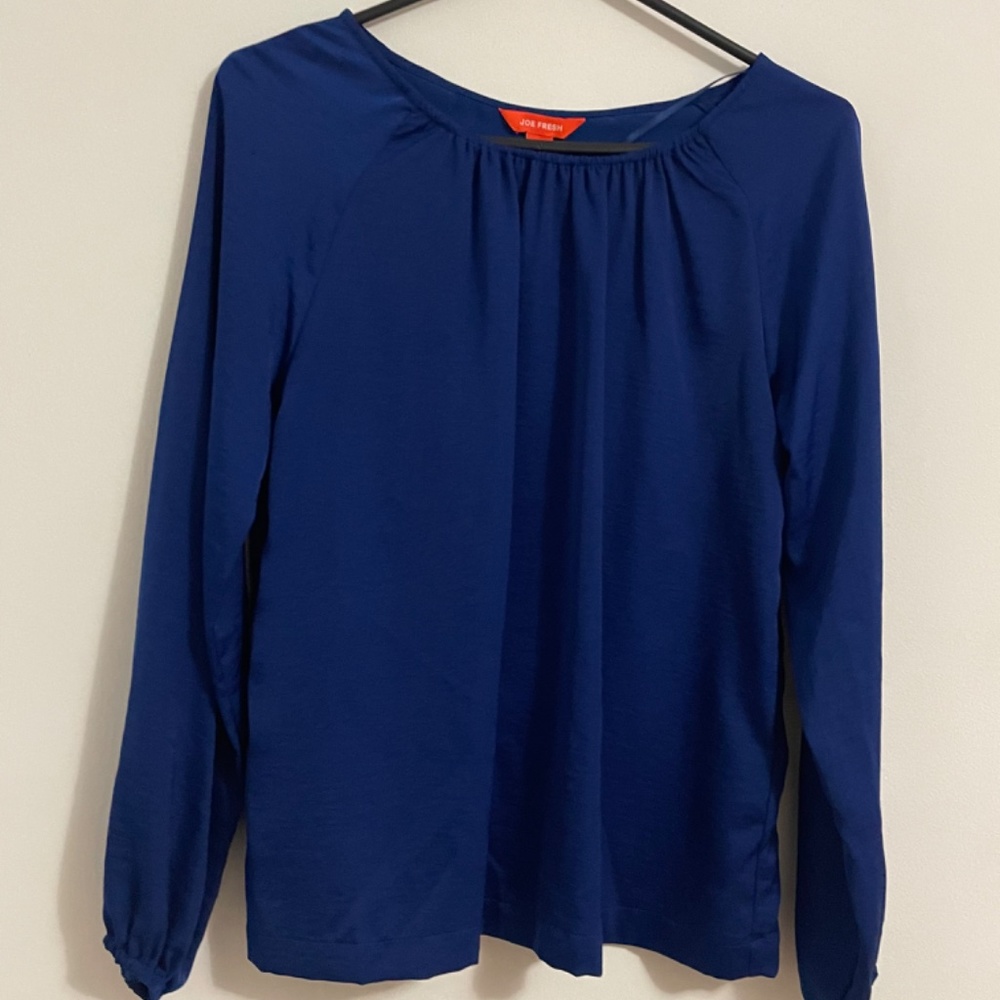 Three blouses - Picture 3 of 3
